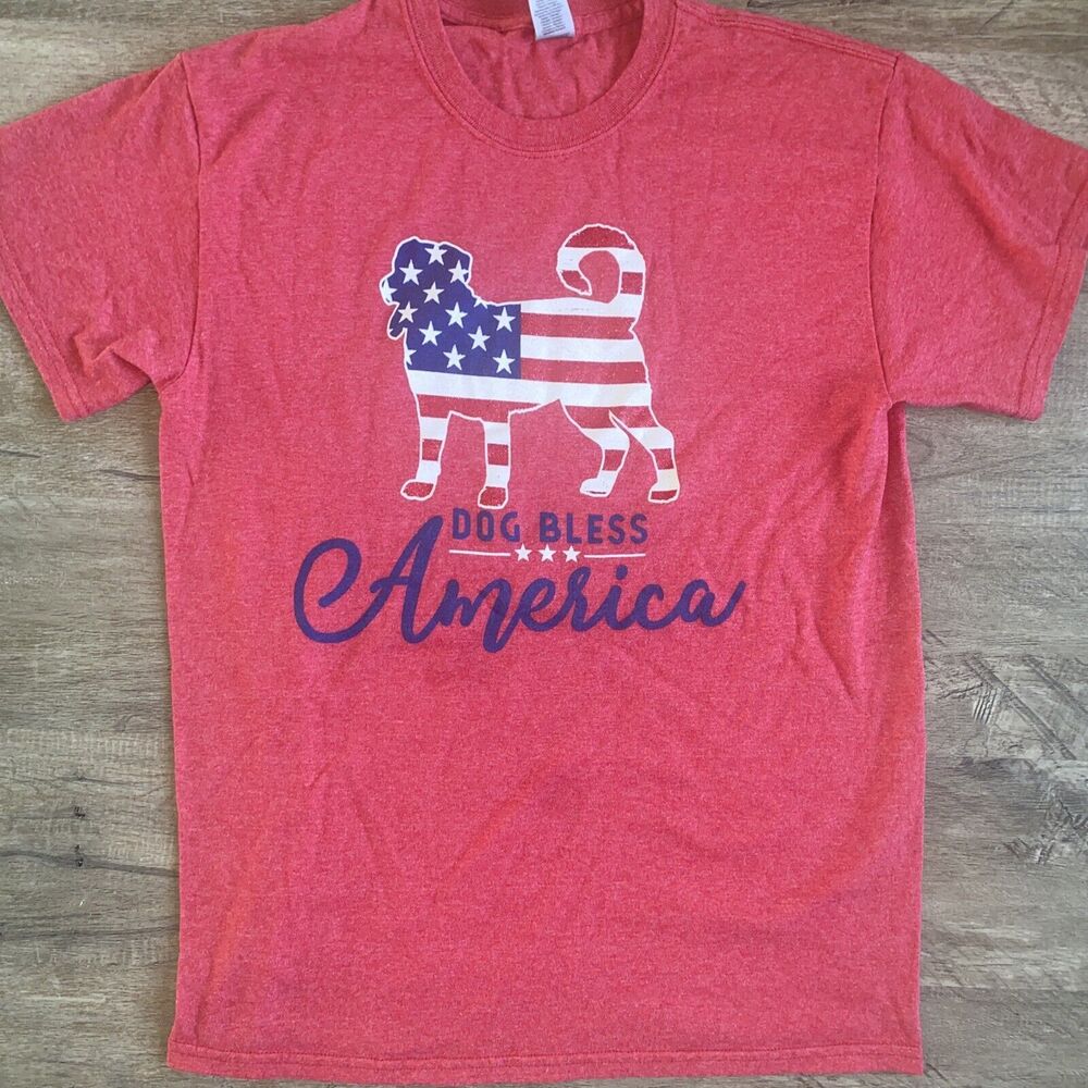 Gildan Medium Red Dog Bless America T shirt